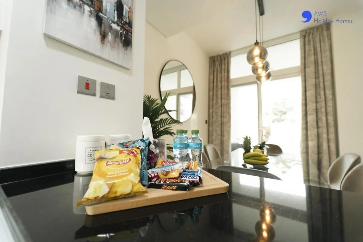 Aws Holiday Homes - Elegant Townhouse With Garden Dubai 0*,