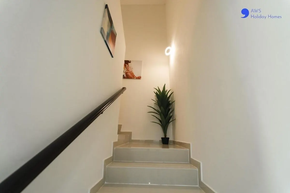 Aws Holiday Homes - Elegant Townhouse With Garden Dubai United Arab Emirates
