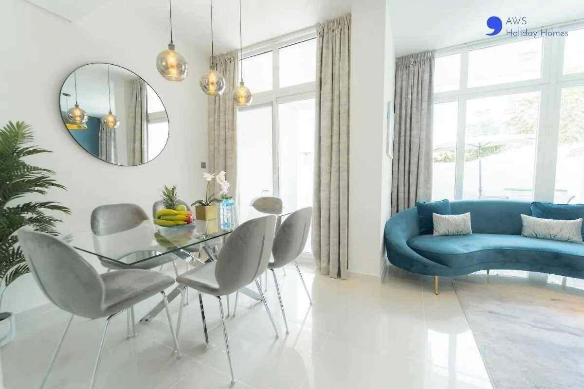 Villa Aws Holiday Homes - Elegant Townhouse With Garden Dubai