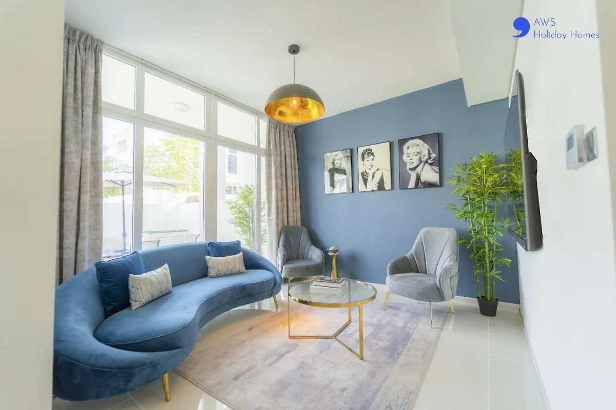 Aws Holiday Homes - Elegant Townhouse With Garden Dubai 0*,