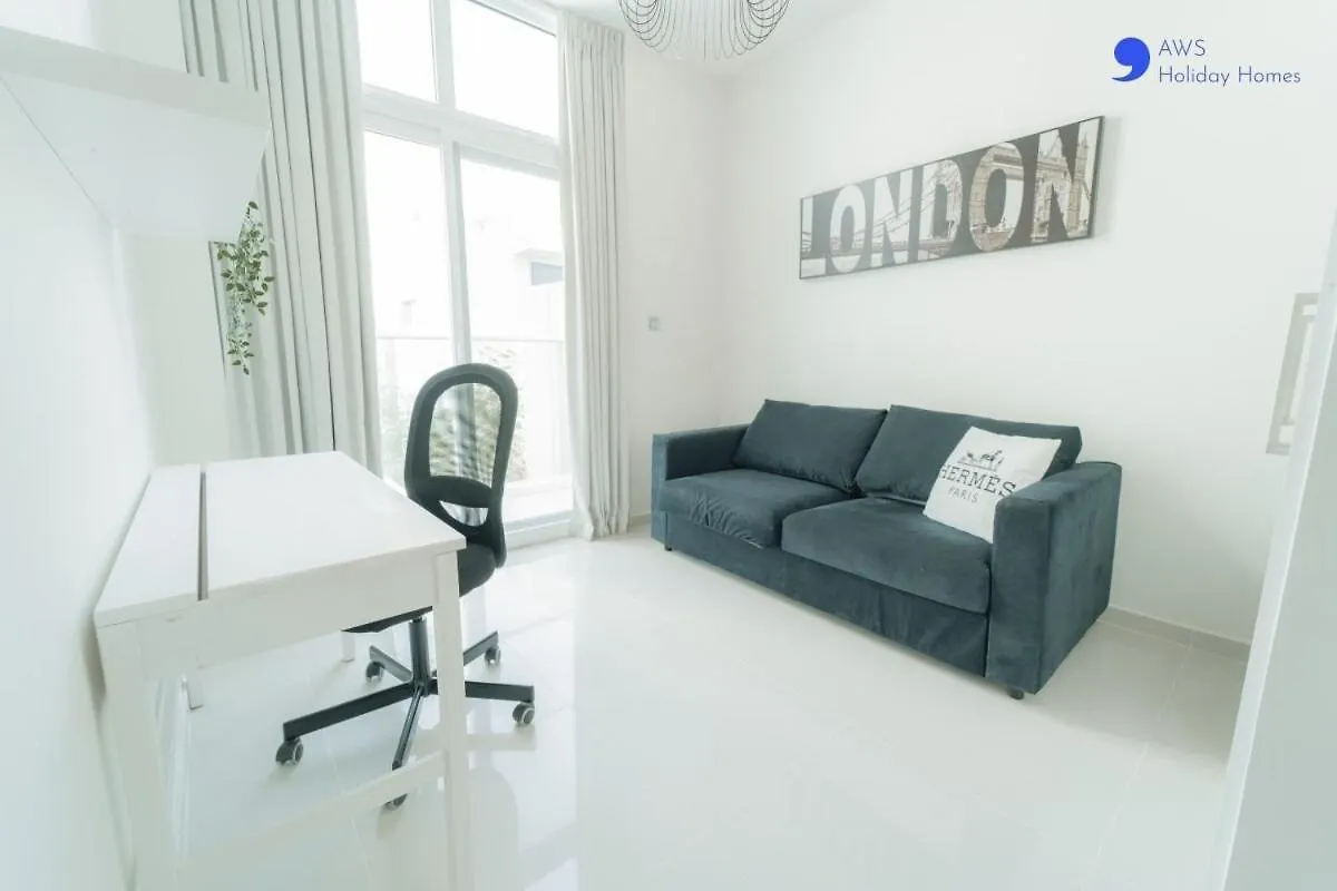 Aws Holiday Homes - Elegant Townhouse With Garden Dubai